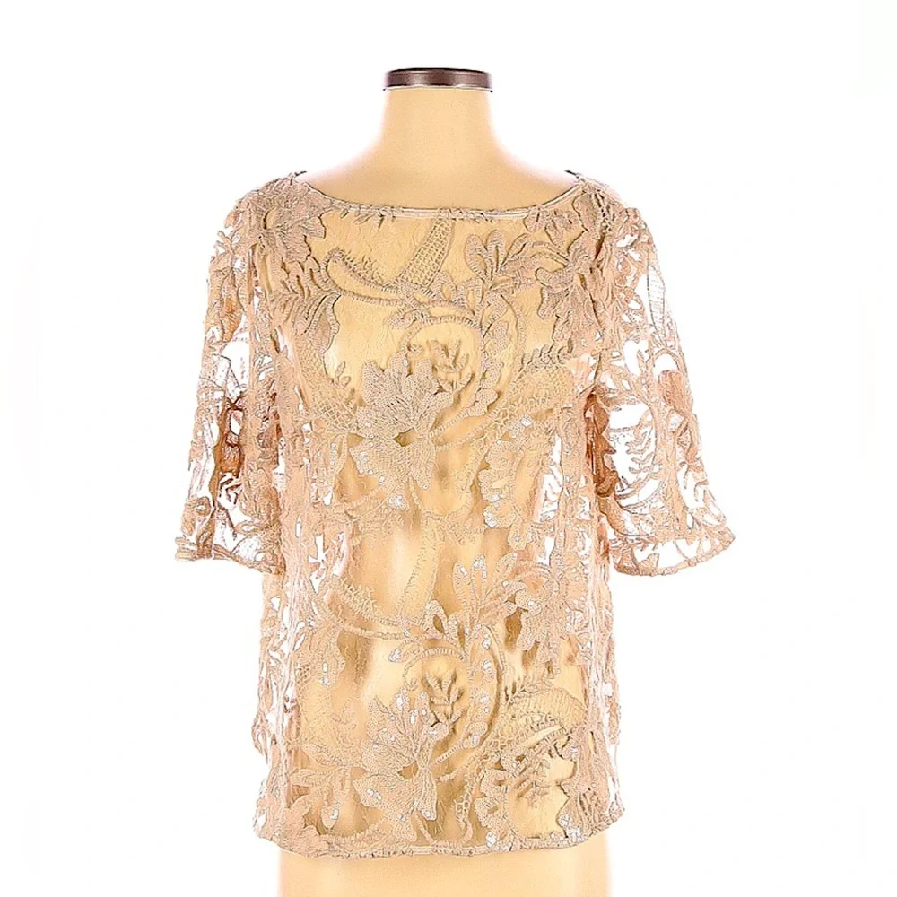 Beautiful detail & sparkle Blouse! - Picture 4 of 8